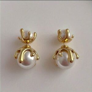 Pearl earrings M1070